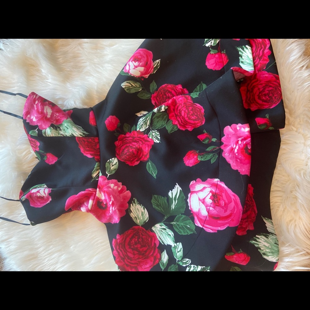 This is a beautiful dress, only worn one time!